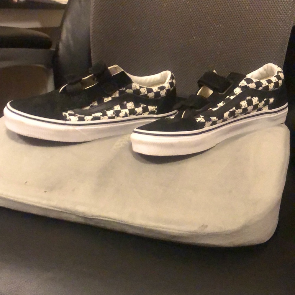 Vans kids 5.5 suede Peanuts Snoopy sneakers